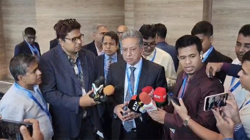 চলতি অর্থবছরে জিডিপি প্রবৃদ্ধি ৩.২ শতাংশে নামার পূর্বাভাস আইএমএফের