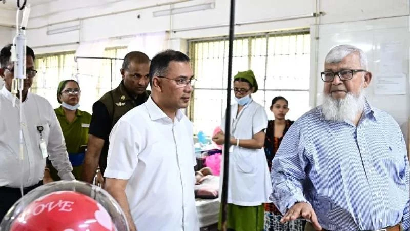 শিশু হাসপাতালে চিকিৎসকের কক্ষে ধূমপান, বরখাস্তের নির্দেশ প্রধানমন্ত্রীর