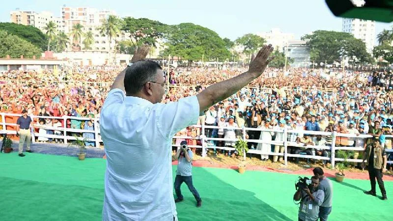 তিস্তা ও পদ্মার পানির হিস্যা আদায়ে যত দূর যেতে হয়, যাব: প্রধানমন্ত্রী